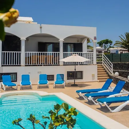 Stunning 6-bed In Villa *