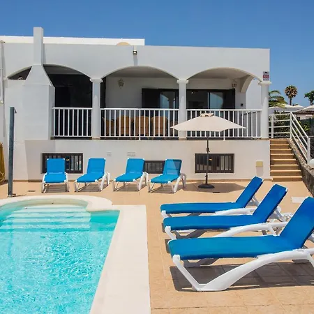 Stunning 6-bed In Villa *
