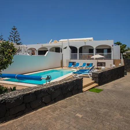 Stunning 6-bed In