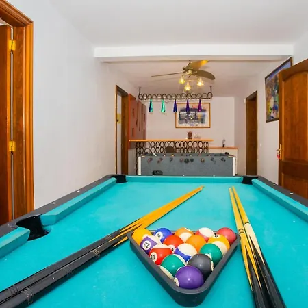 Stunning 6-bed In * Playa Blanca (Lanzarote)