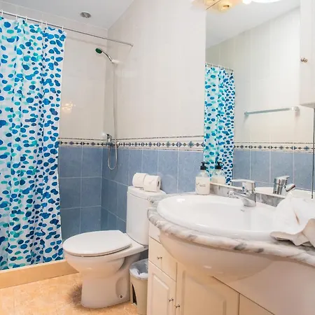 Stunning 6-bed In Villa
