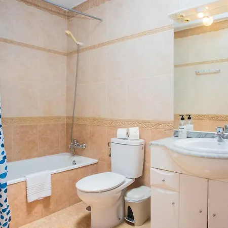 Villa Stunning 6-bed In