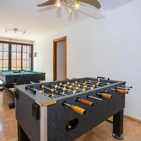 Stunning 6-bed In *