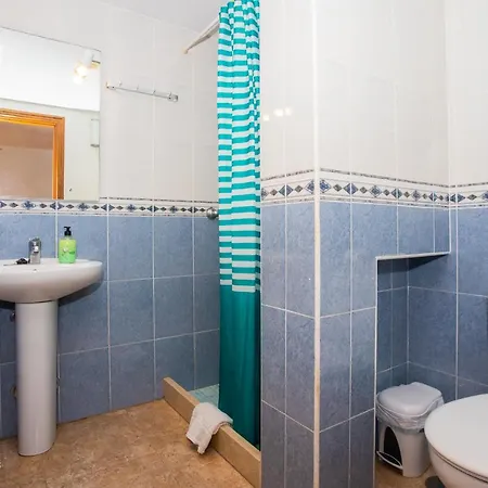 Stunning 6-bed In Villa Playa Blanca (Lanzarote)
