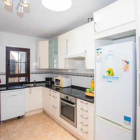 Stunning 6-bed In Villa Playa Blanca (Lanzarote)